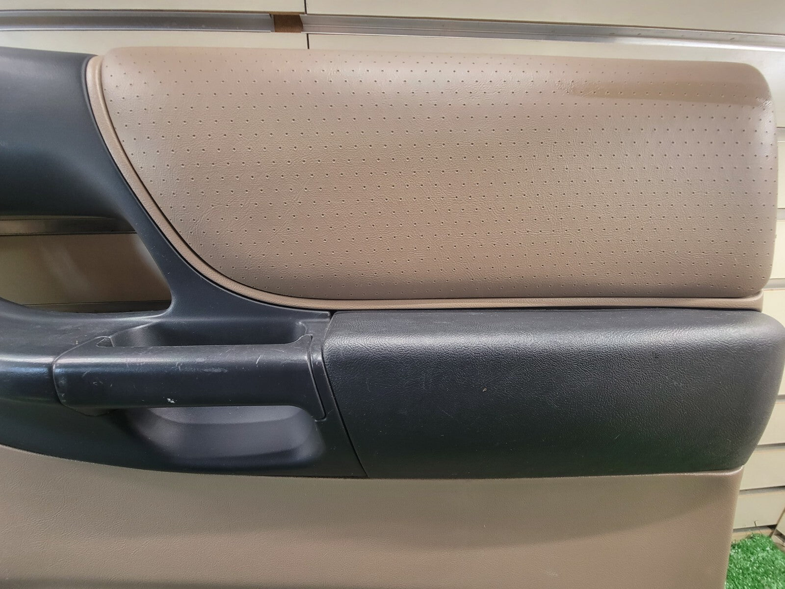 🔥98-02 FORD RANGER PASSENGER RIGHT FRONT DOOR TRIM PANEL SUPERCAB  TAN