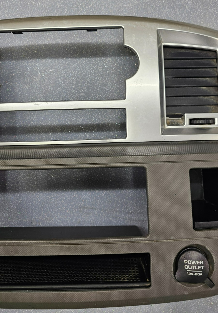 🔥06-08 Dodge RAM Dash RADIO Stereo Bezel Climate Trim Panel Silver/Grey B11
