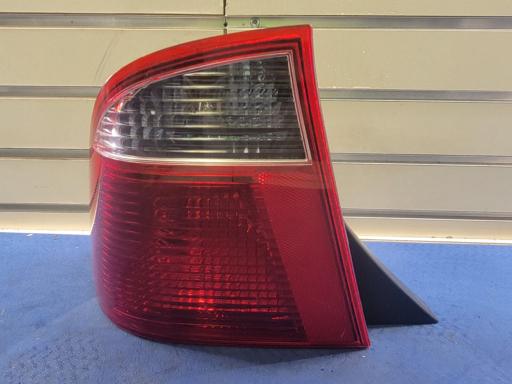 🔥2005-2007 Ford Focus Tail Light Lamp Left Driver Side Assembly Chrome