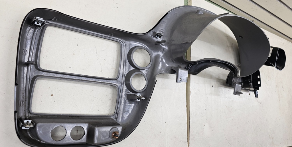 02-09 Trailblazer Dash Instrument Cluster Speedometer Bezel Trim Panel Gray C10