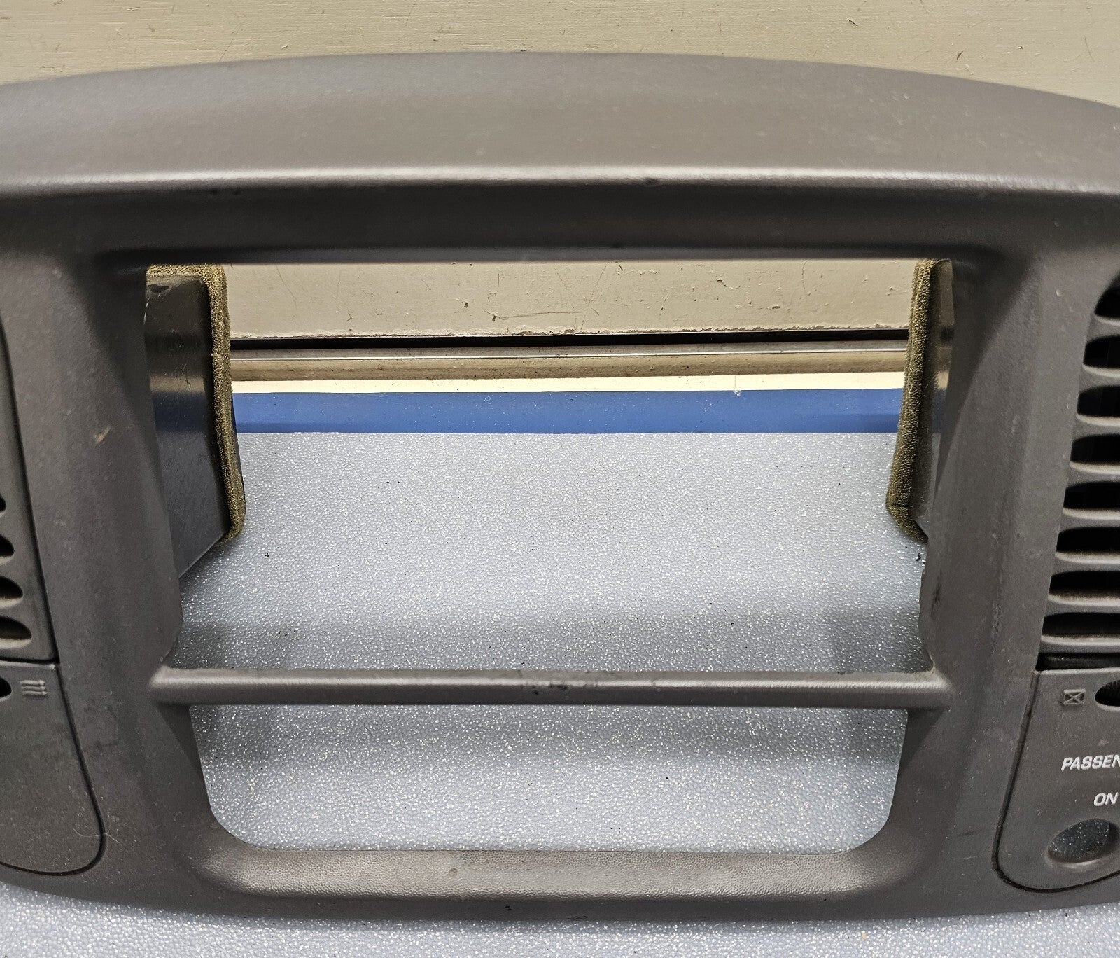 🔥1997-2003 Ford F150 Front Center Dash Radio BEZEL Trim Panel Dark Gray B1