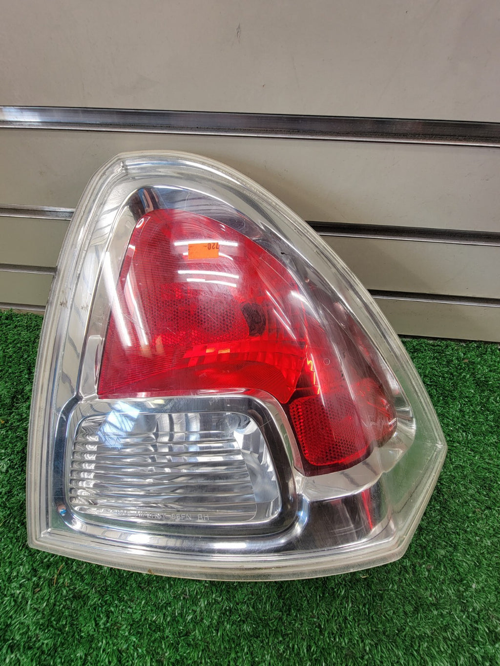 06-09 Ford Fusion Tail light Break Light Assembly lamp LED Right Passenger side