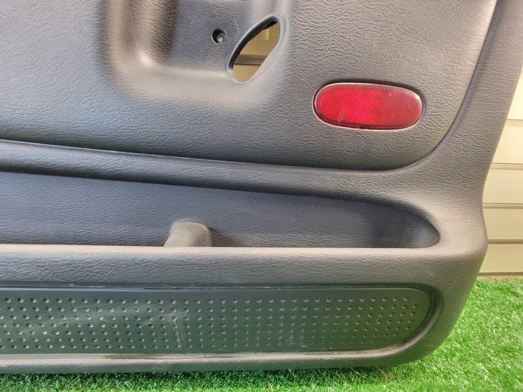 🔥02-05 Dodge RAM Interior Door Panel Front LRIGHT PASSENGER GRAY Auto D11