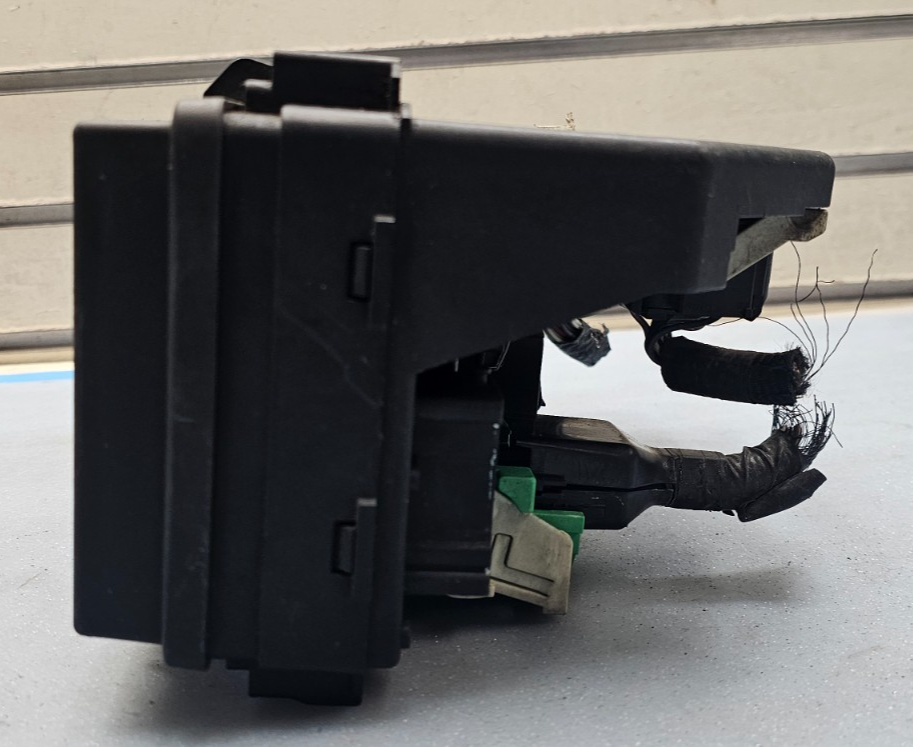 🔥2010 DODGE GRAND CARAVAN TOWN & COUNTRY TIPM FUSE BOX BCM POWER MODULE RELAY