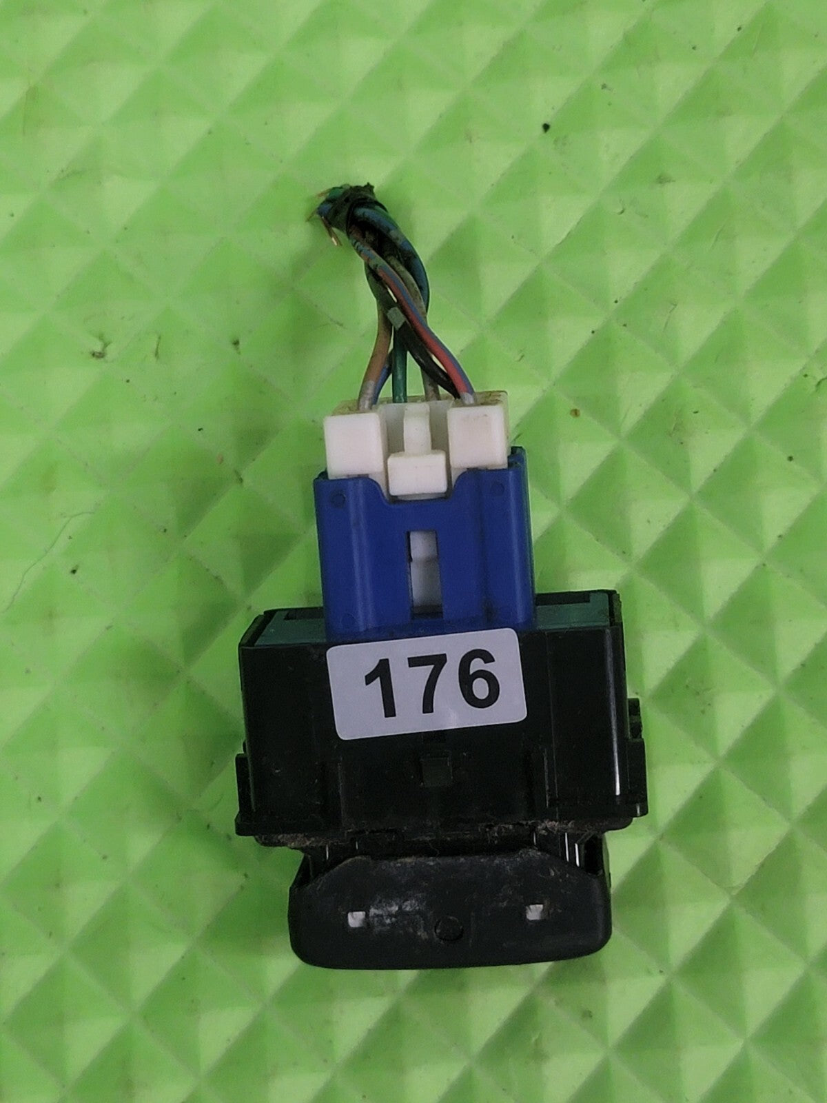 🔥2008-2009 INFINITI G37 COUPE CENTER CONSOLE LEFT SEAT HEAT SWITCH OEM