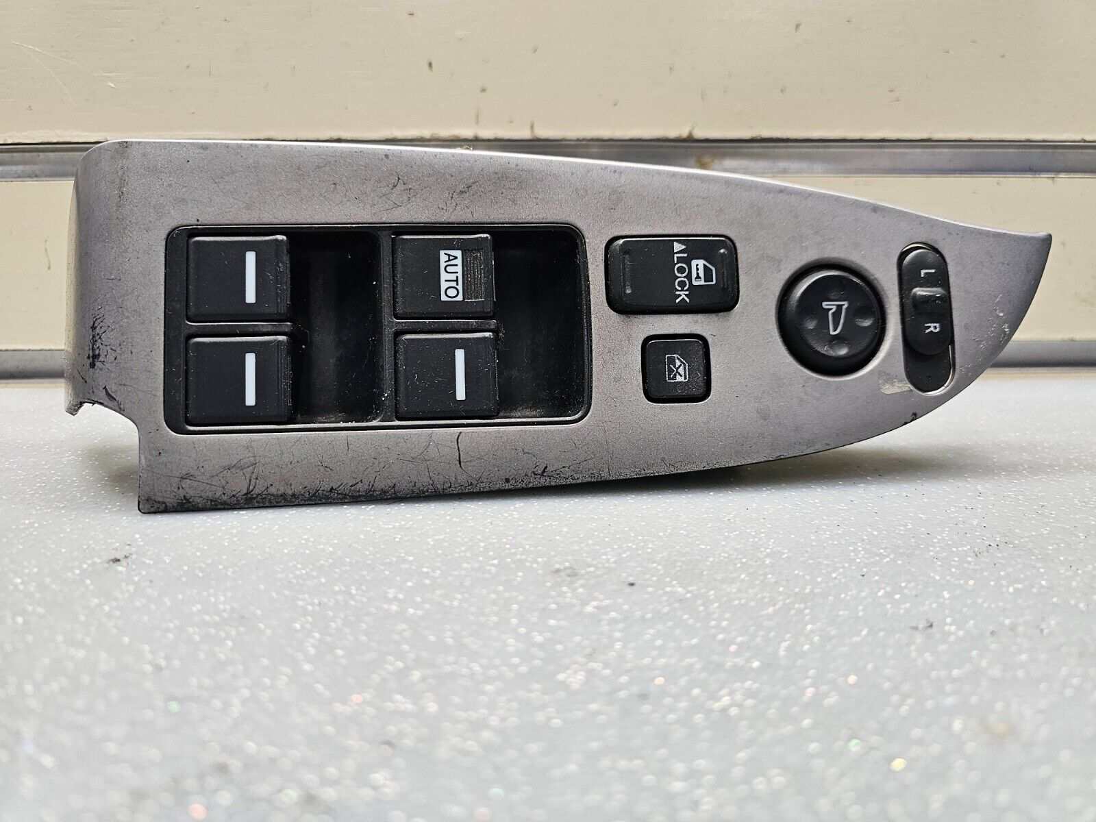🔥05-10 Honda Odyssey Left Driver Door Power Window Switch LH Push Pull Silver