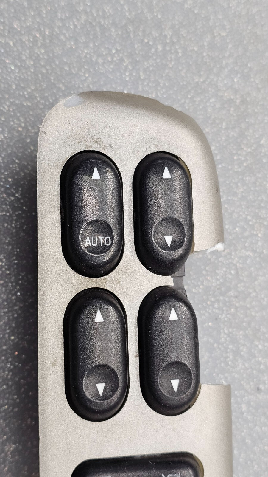 01-07 Escape Mariner Tribute Front Left Driver Master Door Window Switch Silver