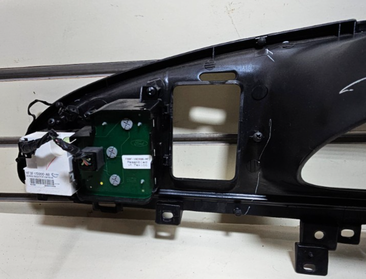 🔥98-02 Continental Dash Instrument Speedometer Cluster Bezel Gauge Black