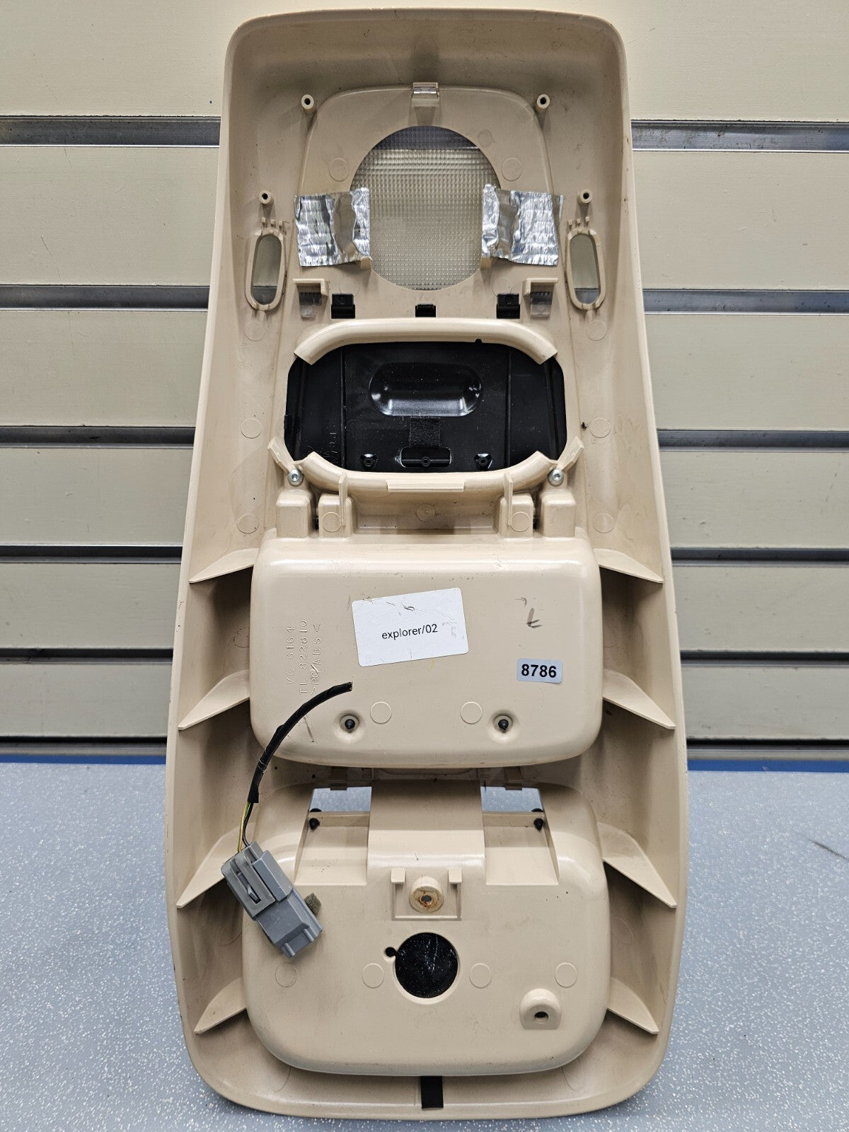 02-05 Explorer Mountaineer Overhead Console Dome Map Light Storage Assembly Tan