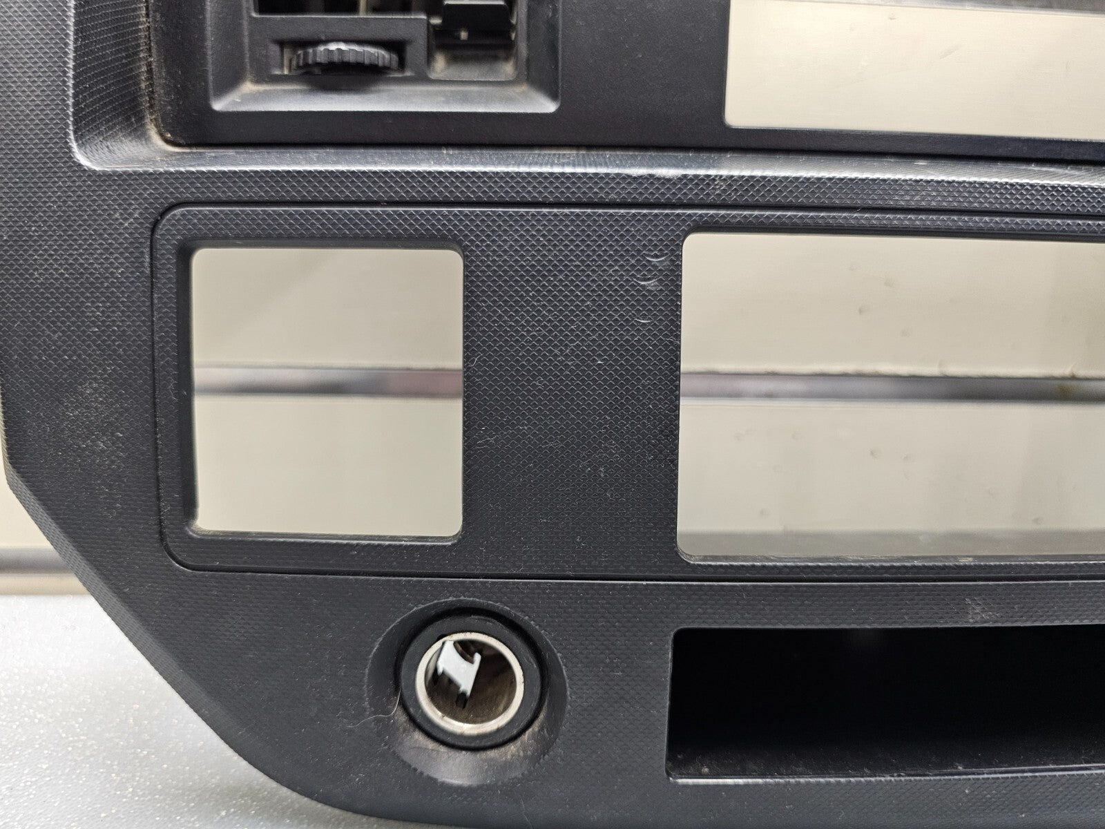 06-08 Dodge RAM Dash RADIO Stereo Bezel Climate Trim Panel CARBON Black OEM B11