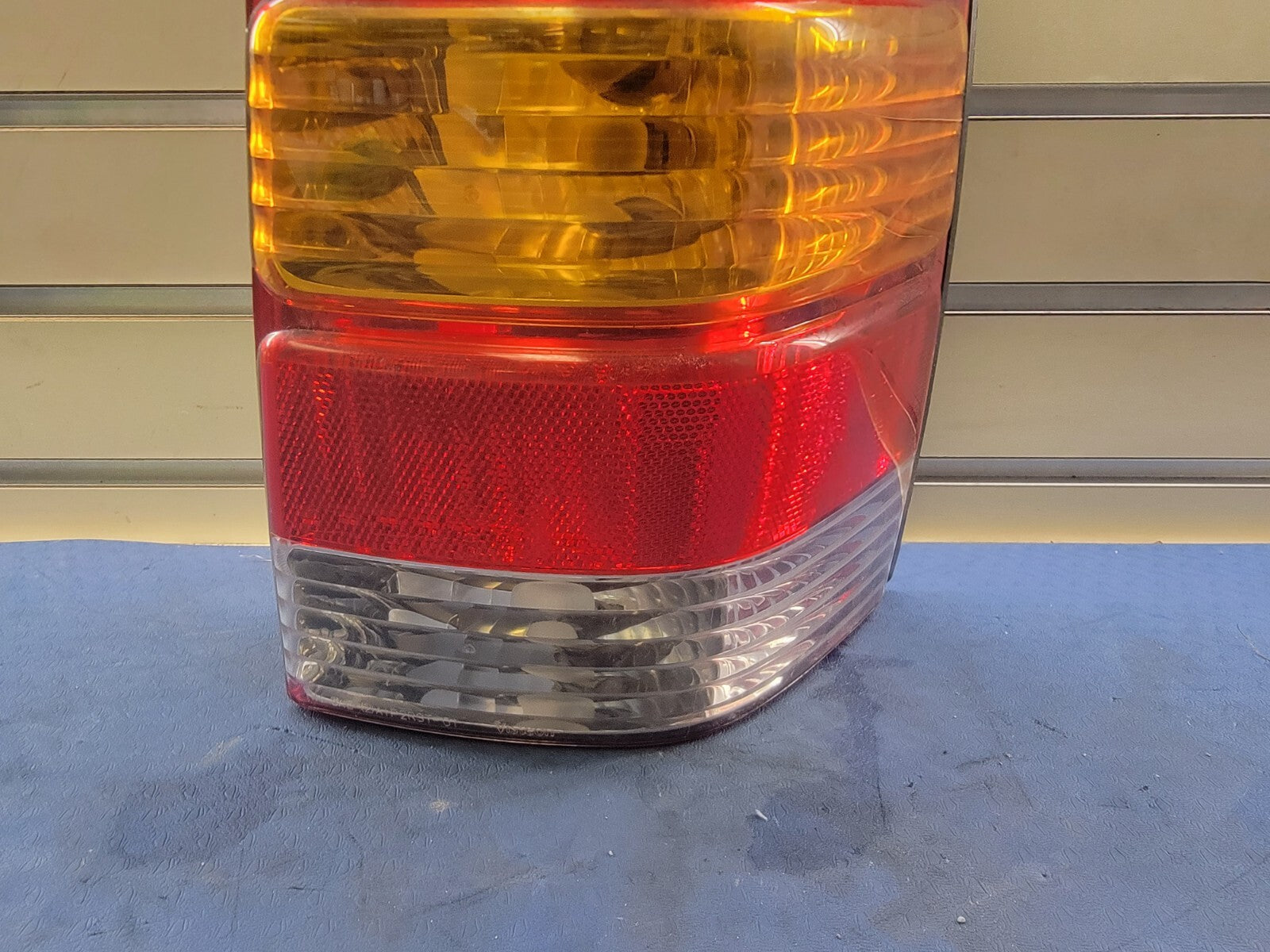 🔥01-07 Ford Escape Rear left driver Side Tail Light Lamp Assembly Chrome OEM