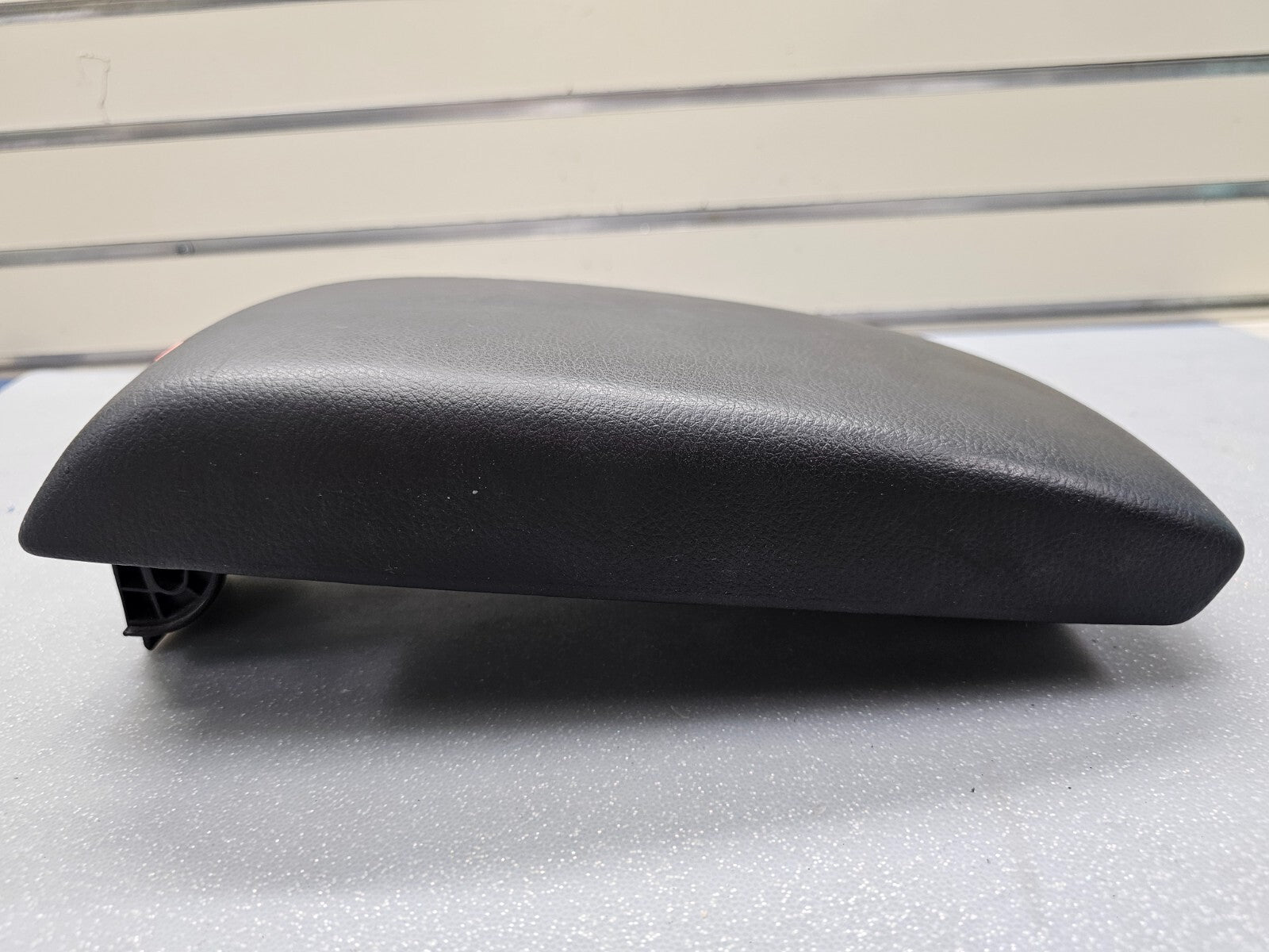 🔥10-13 Mazda 3 Center Console Armrest Lid Leather Cover Top Pad Assembly Black