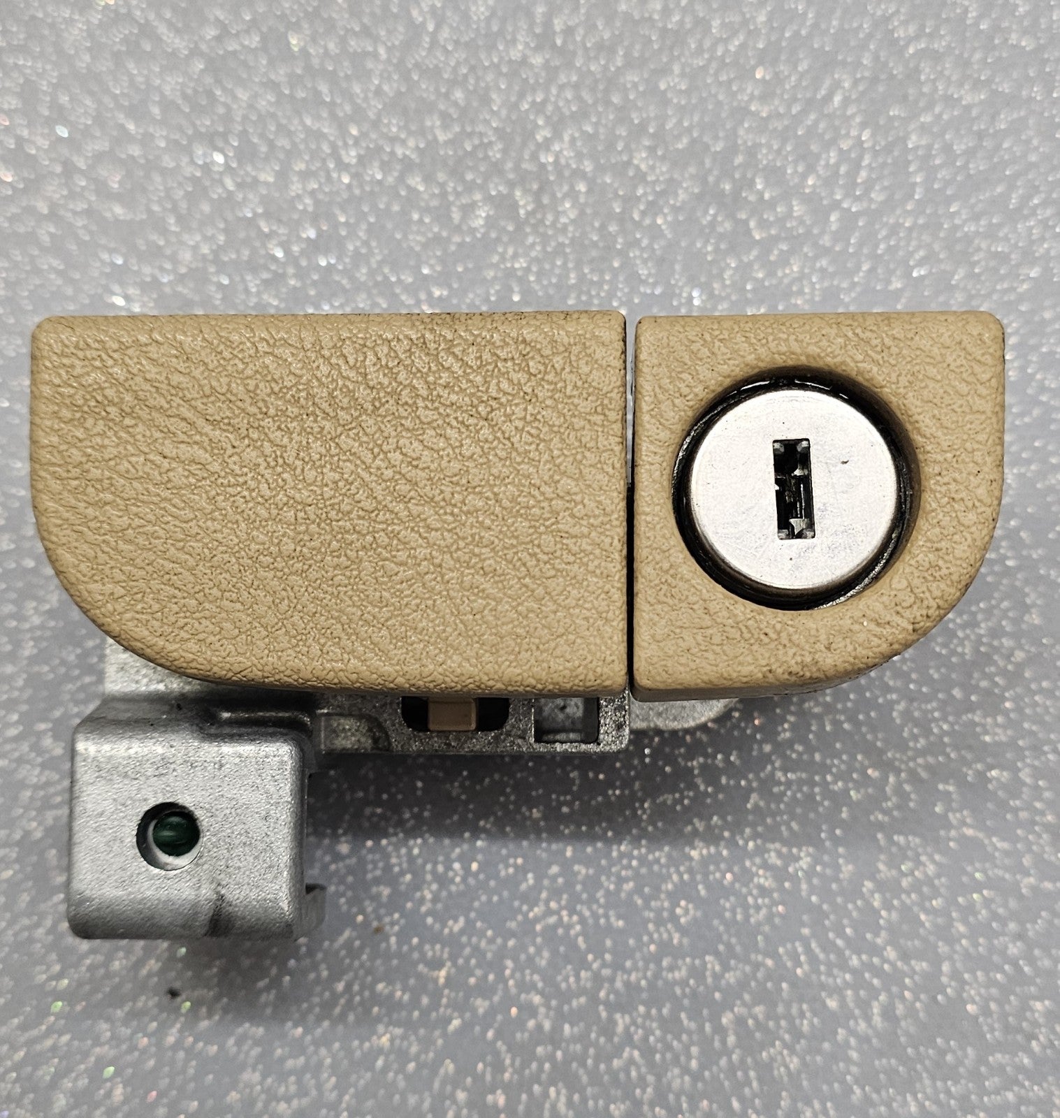 🔥05-10 Honda Odyssey Glove Box Compartment Handle Latch Lock Assembly TAN OEM