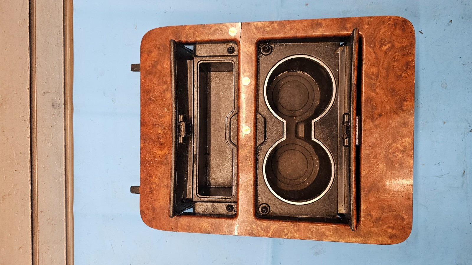 07-14 Silverado Sierra Lower Bezel Center Console Cup Drink Holder Wood Assembly