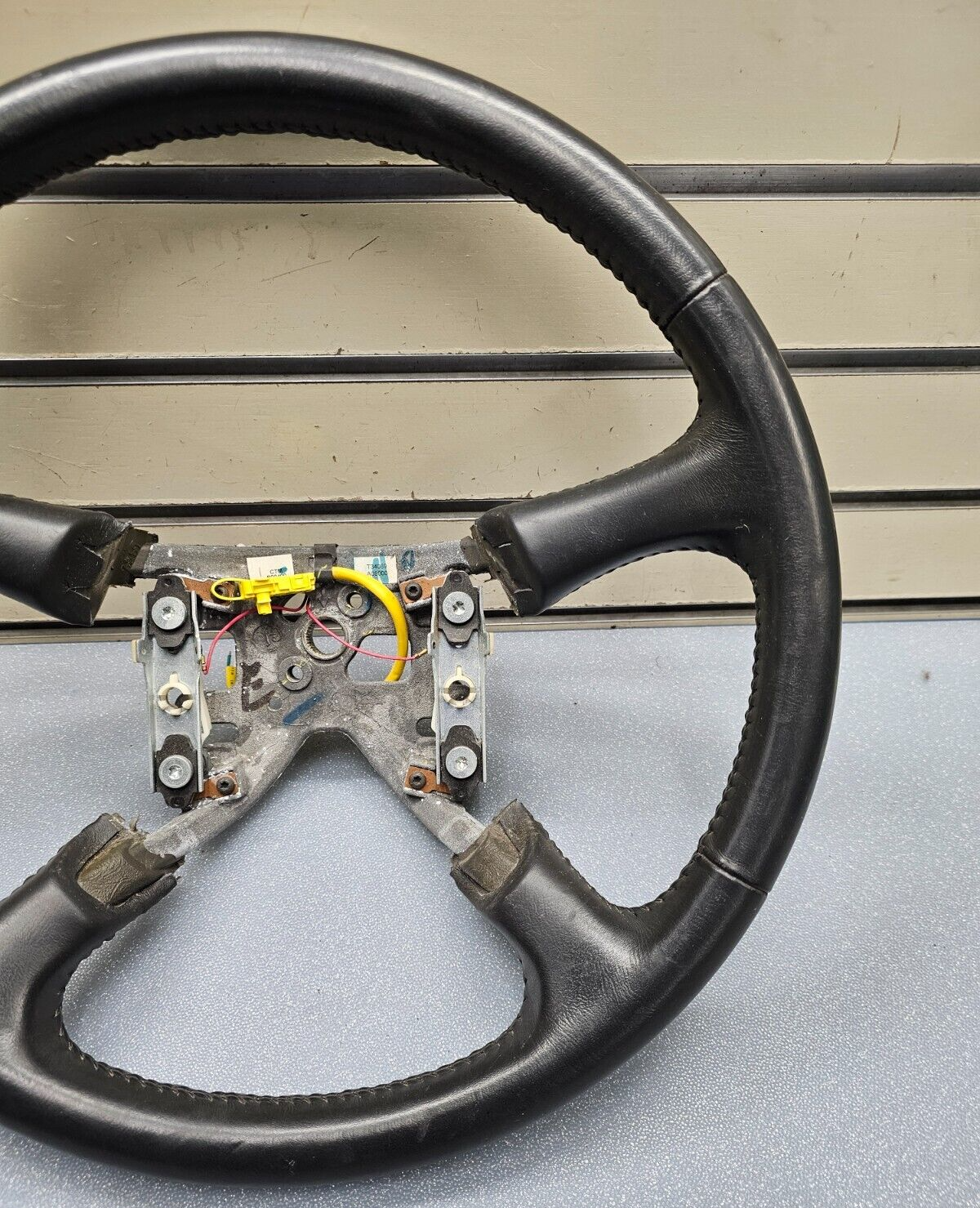 99-02 Chevy Silverado Tahoe Suburban Blazer SONOMA Steering Wheel Leather black