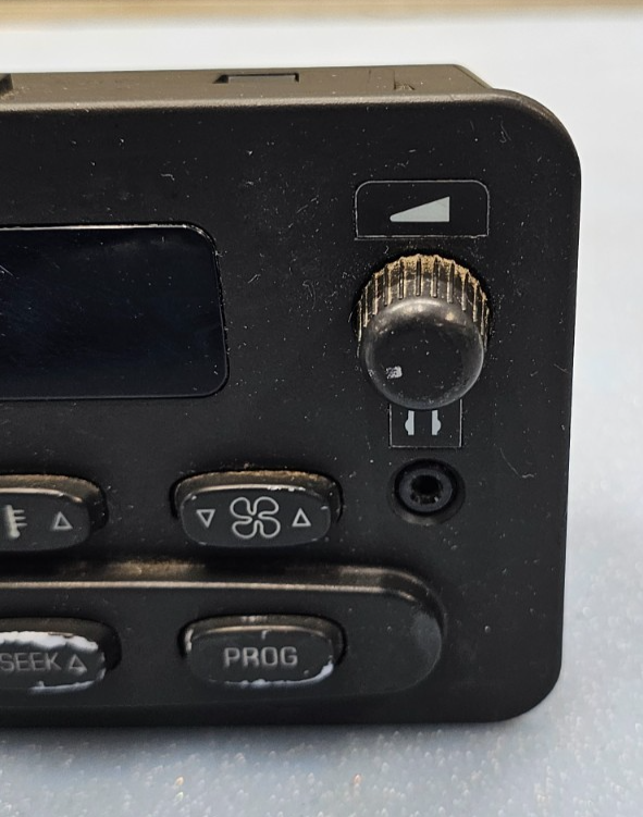 🔥03-06 Tahoe Yukon Suburban Rear Audio Radio Climate Control Switch Panel Black