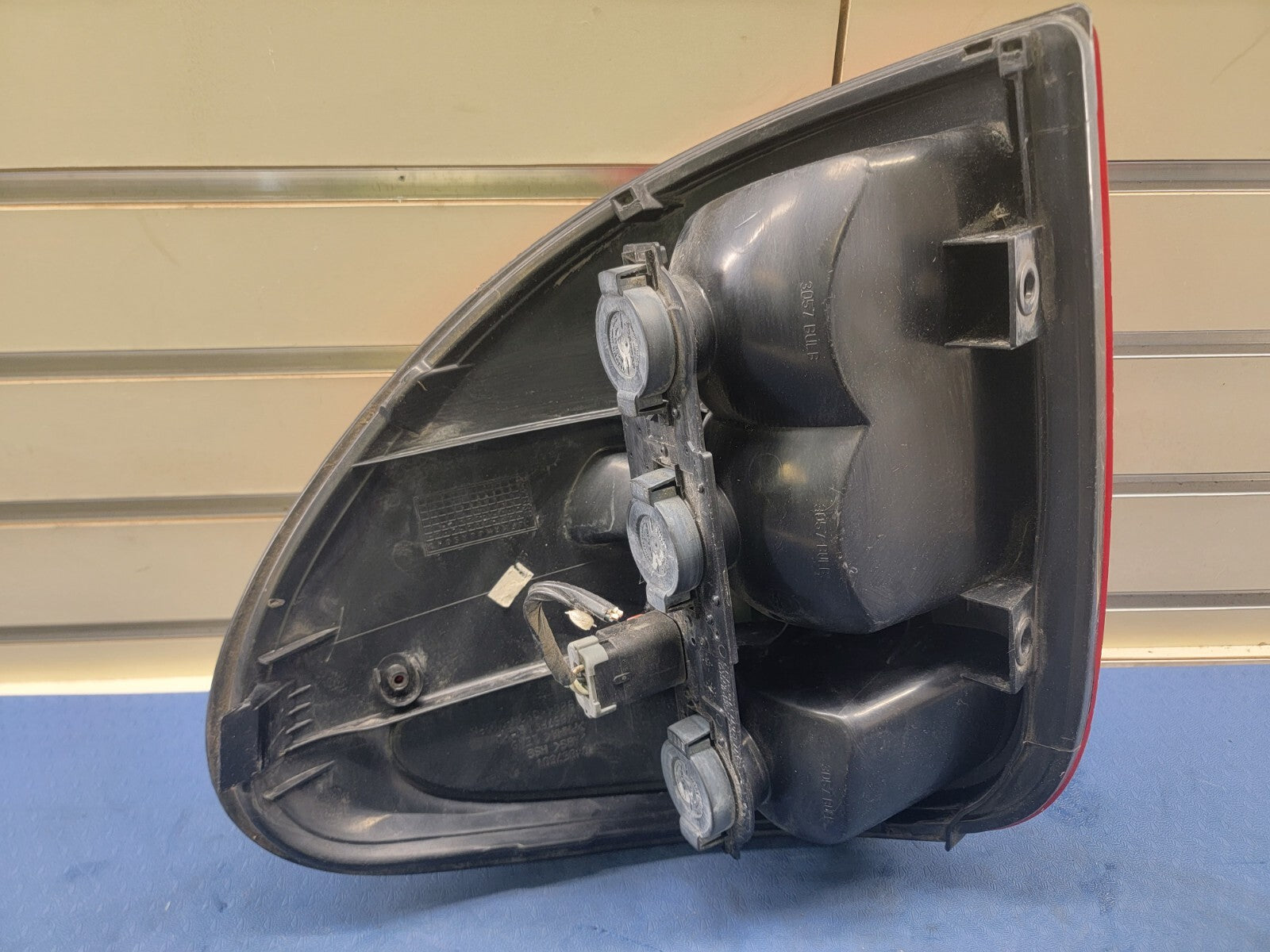 🔥04-07 chrysler Town Country Dodge Grand Caravan left driver Taillight Assembly