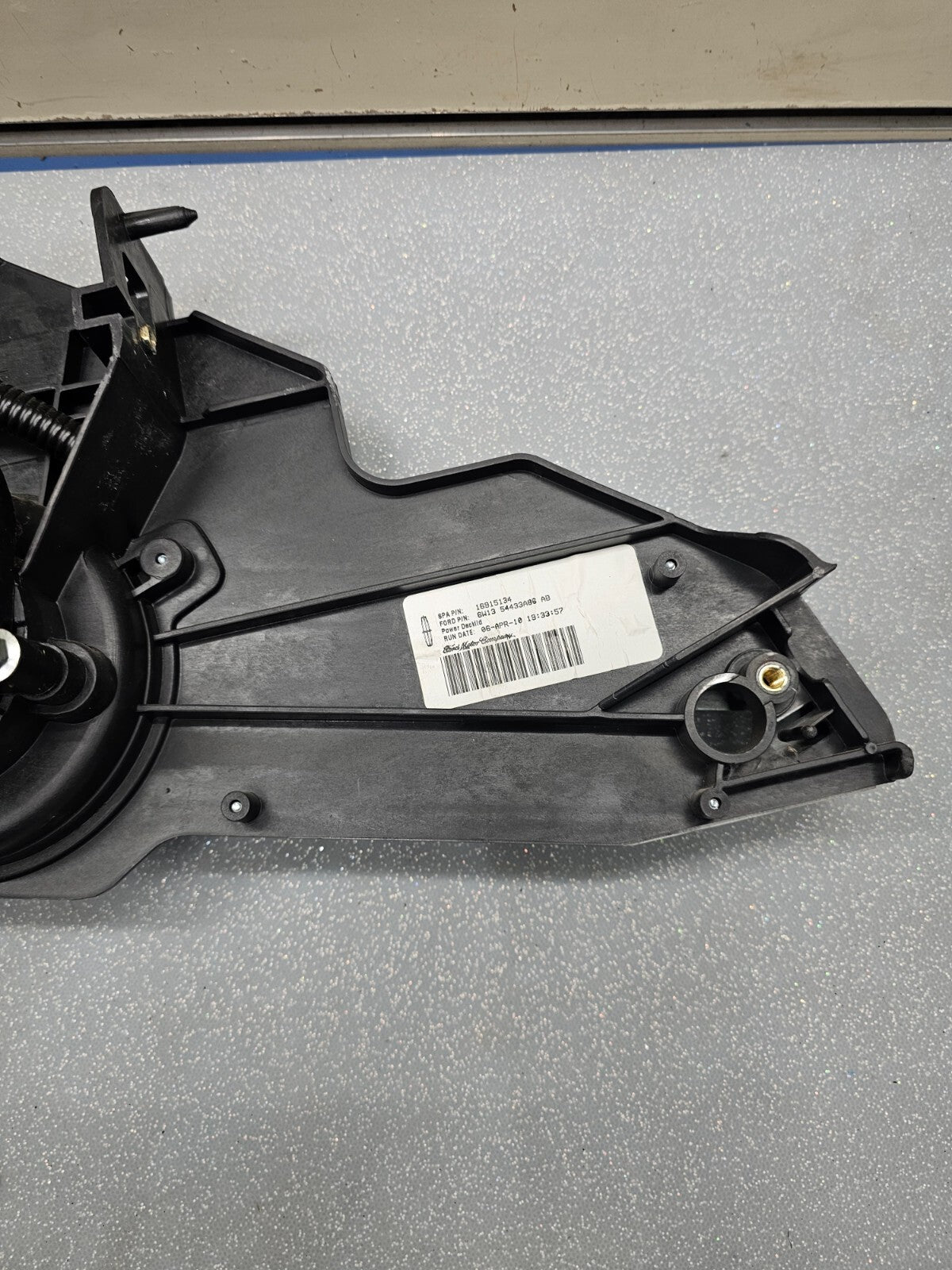 🔥2005-2011 Lincoln Town Car Rear Trunk lid pull Up And Down Motor Assembly OEM
