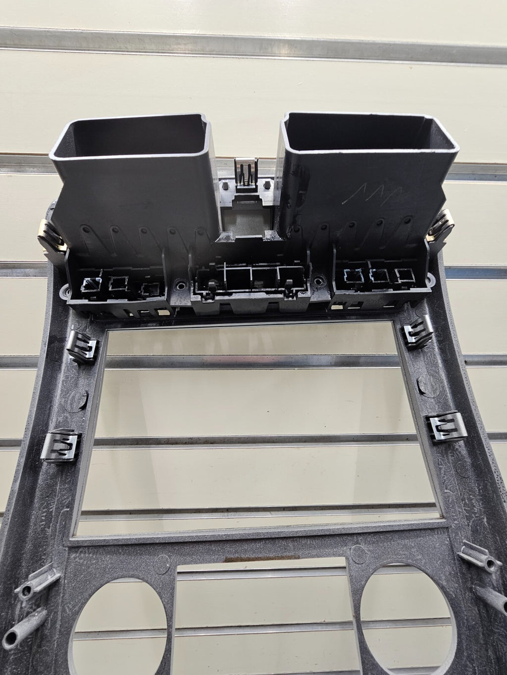 07-09 Equinox Center Dash AM FM Radio Climate Stereo Bezel Trim Panel SILVER B43