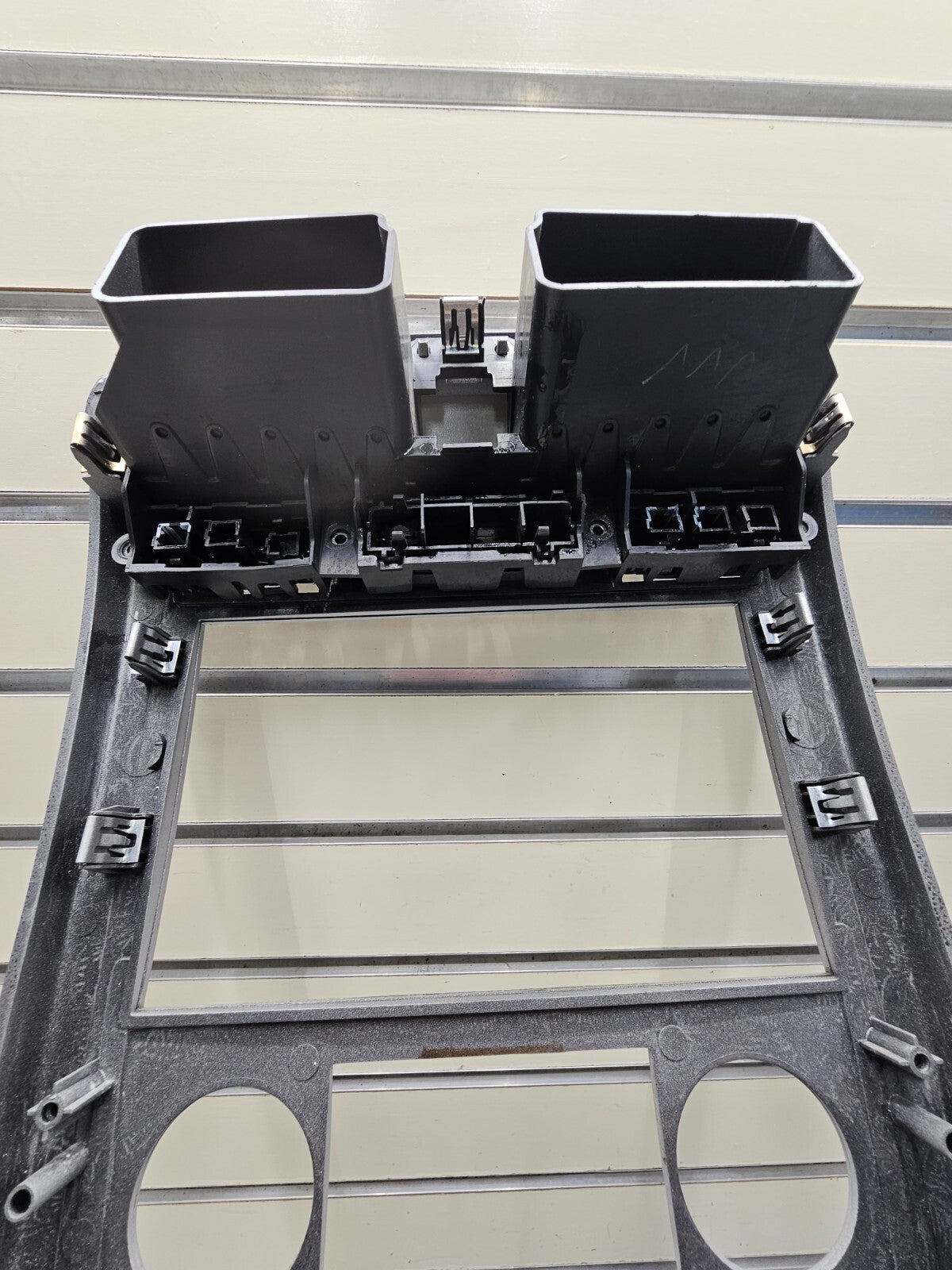 07-09 Equinox Center Dash AM FM Radio Climate Stereo Bezel Trim Panel SILVER B43