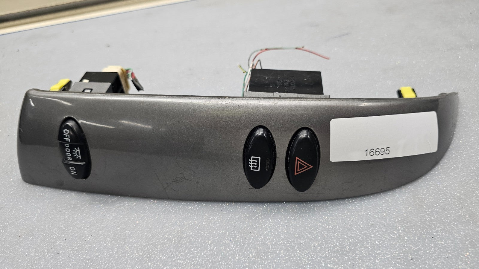 🔥04-10 Toyota Sienna Dash Hazard Defrost Light Door Switch Trim Bezel Silver
