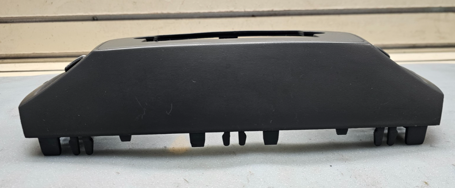 🔥2005-2007 Jeep Grand Cherokee Dash RADIO TRIM BEZEL W VENTS Gray B30