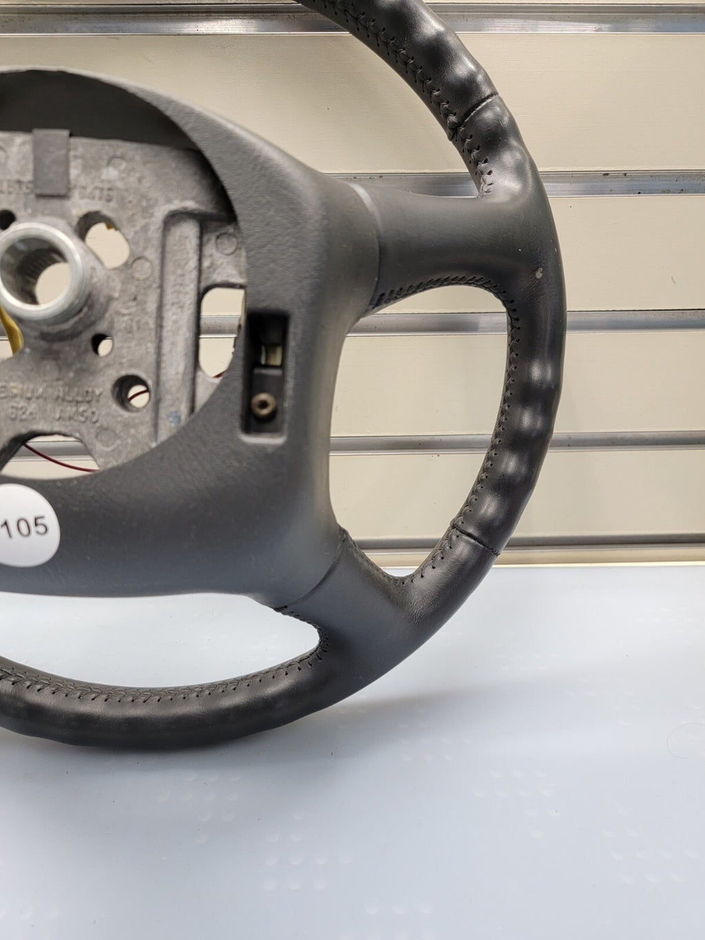 99-02 Chevy Silverado Tahoe Suburban Blazer SONOMA Steering Wheel Leather black