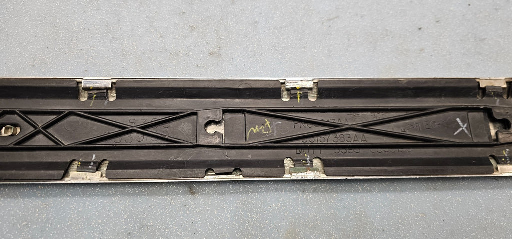 🔥2006-2010 Jeep Commander  Rear Door Molding SILVER