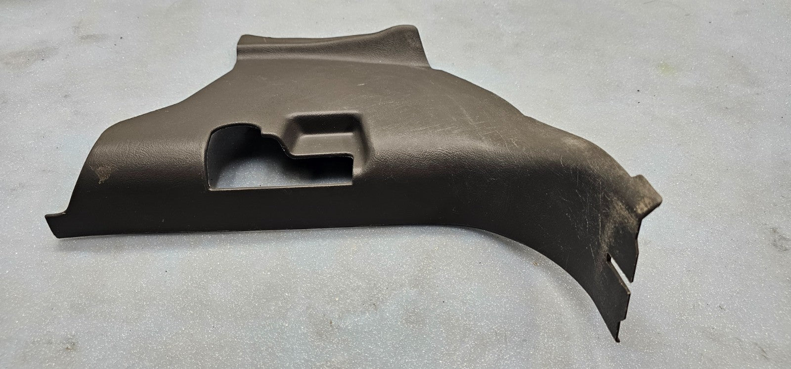 🔥99-06 SILVERADO SIERRA LEFT DRIVER KICK LOWER TRIM PANEL HOOD PROP BLACK
