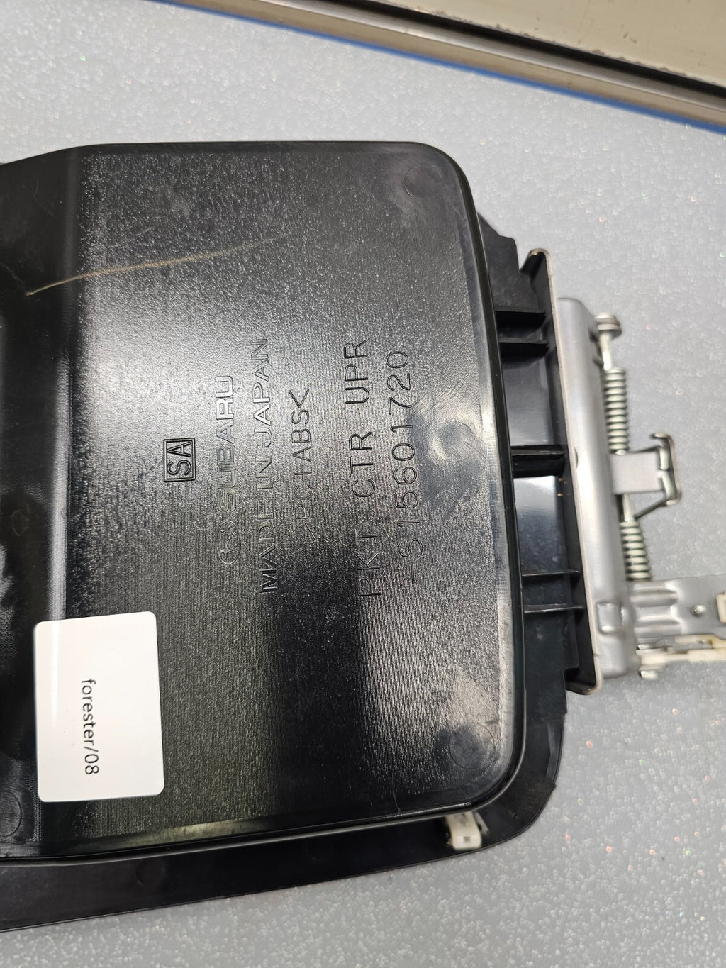 🔥06-08 Subaru Forester Center Dash Storage Compartment With Clock Display OEM