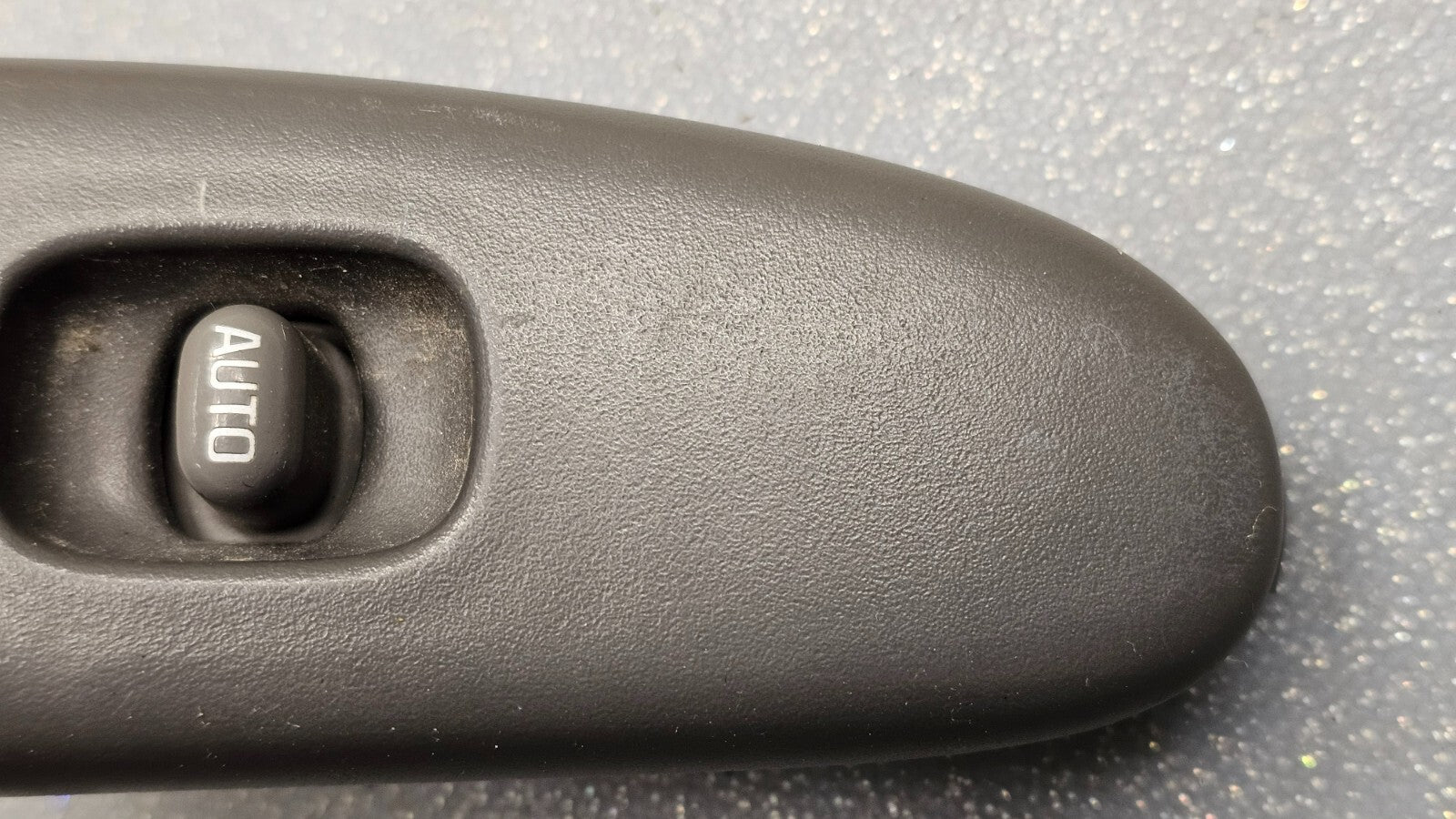 🔥00-03 Pontiac Bonneville Right Passenger Window Switch Trim Assembly Black OEM