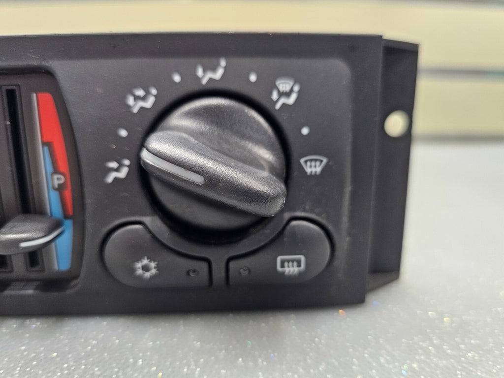 04-05 MONTE CARLO IMPALA AC HEATER CLIMATE TEMPERATURE CONTROL HVAC CONDITIONER