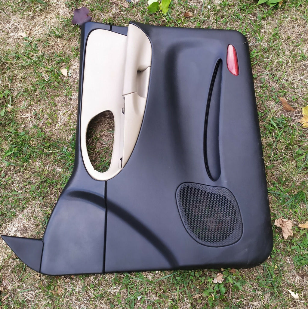 🔥02-09 CHEVY TRAILBLAZER Door Panel  Front RIGHT Passenger armrest BLACK/Tan D8