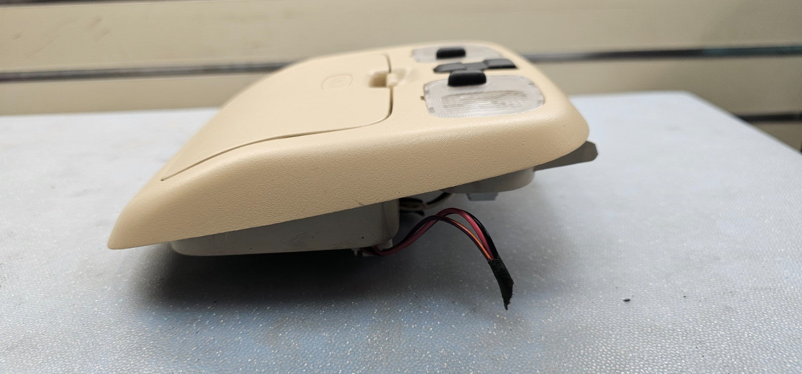 🔥01-07 Escape Mariner Tribute Overhead Console Map Dome Light Lamp Assembly Tan