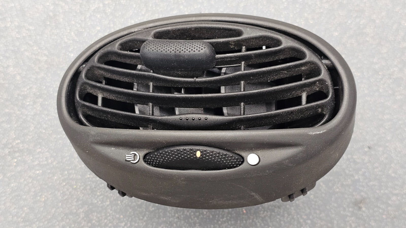 🔥00-04 FORD FOCUS Dash Right Passenger Air Vent A/C AC Heater Panel Black
