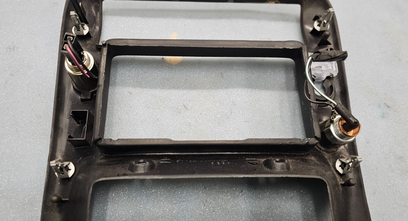 95-10 Ranger Explorer Center Dash Radio Stereo Display Bezel Trim Panel BLACK B2