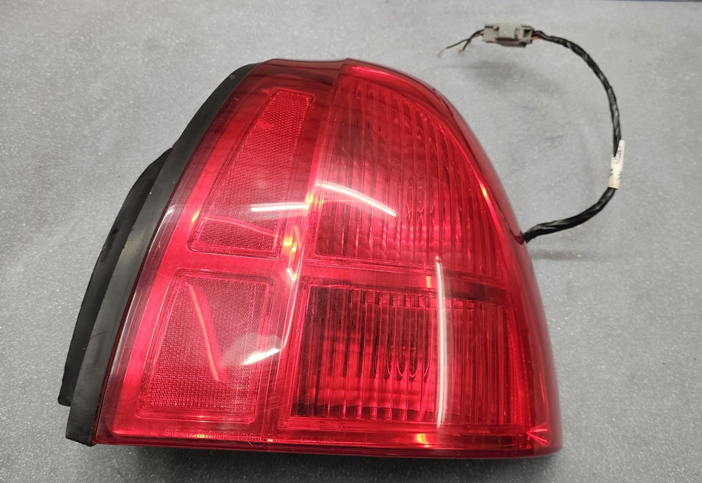 🔥03-11 Lincoln Town Car Right Passenger Tail Brake Stop Light Lamp OEM