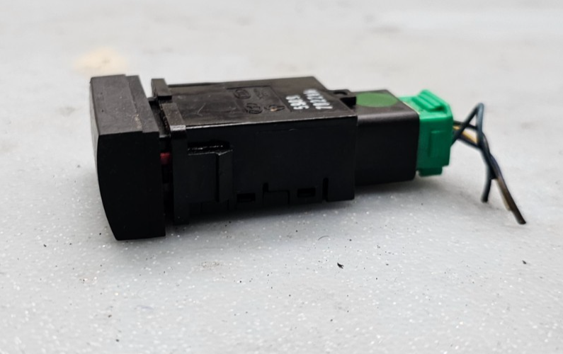 🔥04-09 Kia Cerato/Spectra Hazard Warning light switch Black OEM