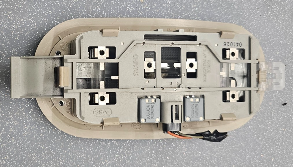 🔥99-06 SIERRA SILVERADO TAHOE Overhead Roof Console Dome Map Light Lamp Tan