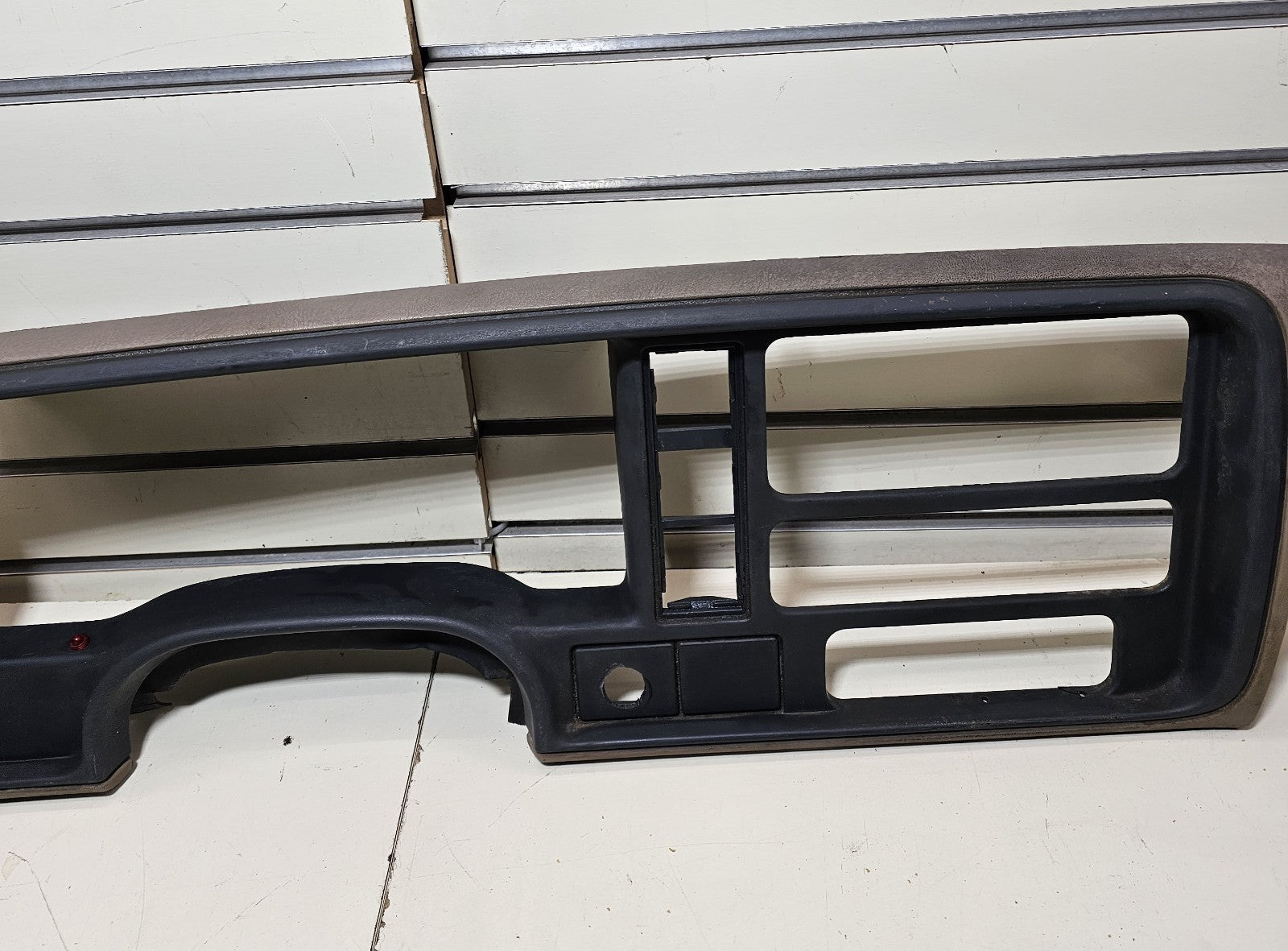 95-99 CHEVY GMC TRUCK SILVERADO CK Cluster Gauge Speedo Dash Bezel DK TAN