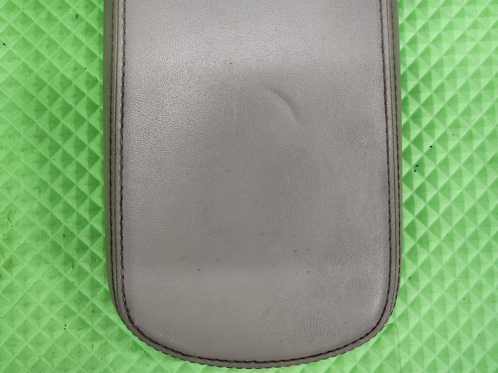 🔥2011-2014 CHRYSLER 200 DODGE AVENGER CENTER CONSOLE LID ARM REST GRAY
