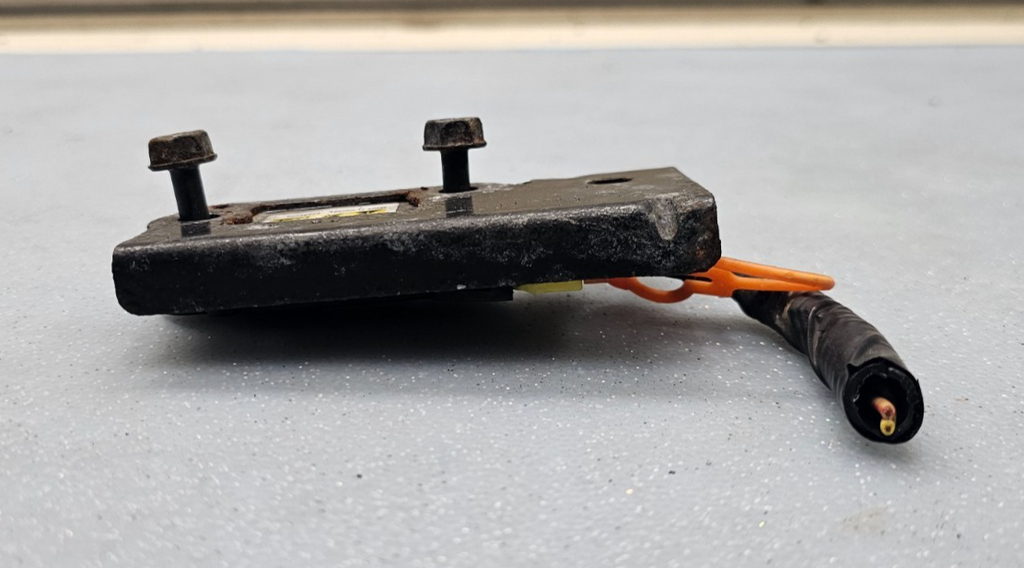 🔥06-16 impala 06-07 Monte Carlo  Inflator Restraint Front End Sensor black