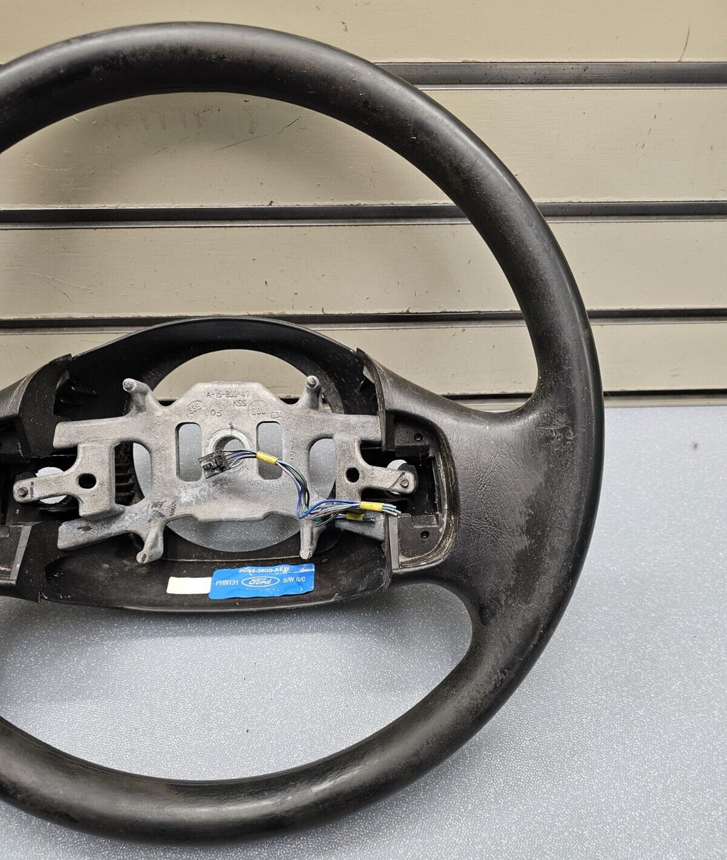 99-07 FORD F250 F350 SUPER DUTY Left Driver Steering Wheel Leather Column Black