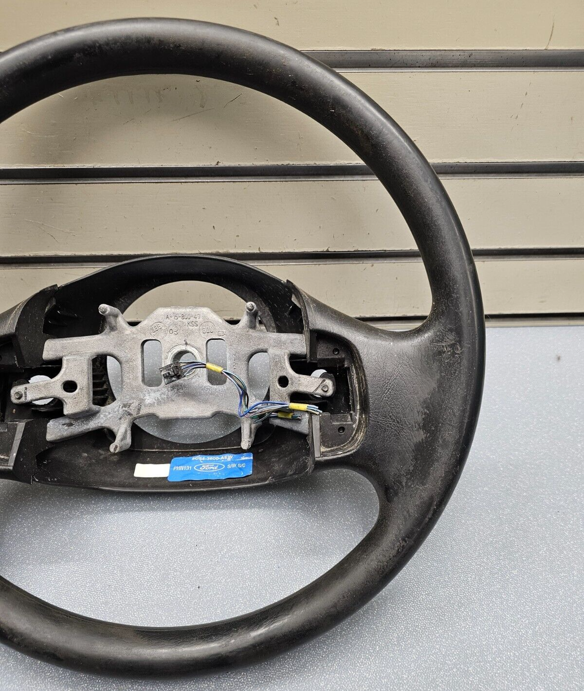 99-07 FORD F250 F350 SUPER DUTY Left Driver Steering Wheel Leather Column Black