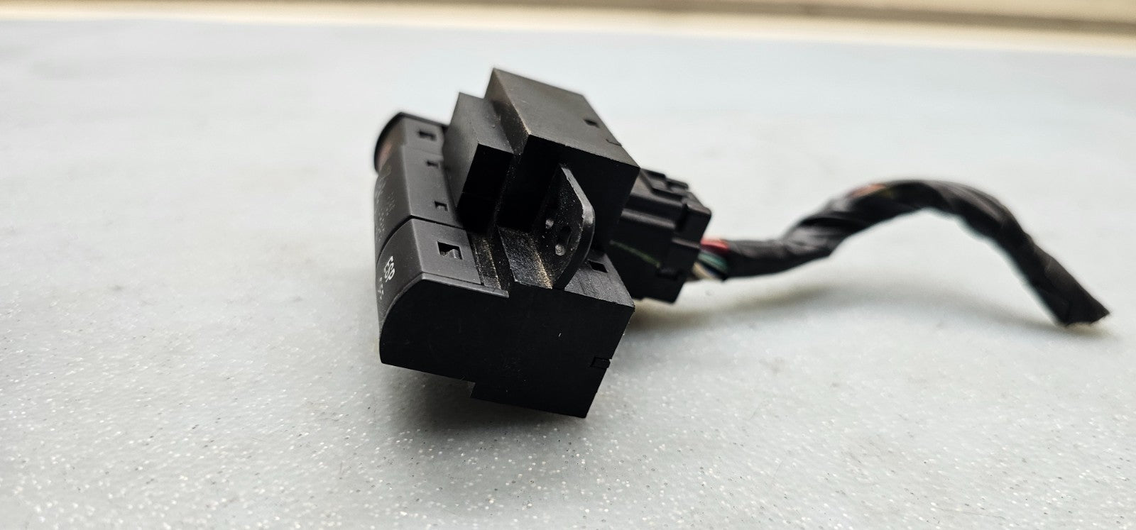 🔥05-10 Chrysler 300 Grand Caravan Hazard Warning Light Control Switch Black OEM