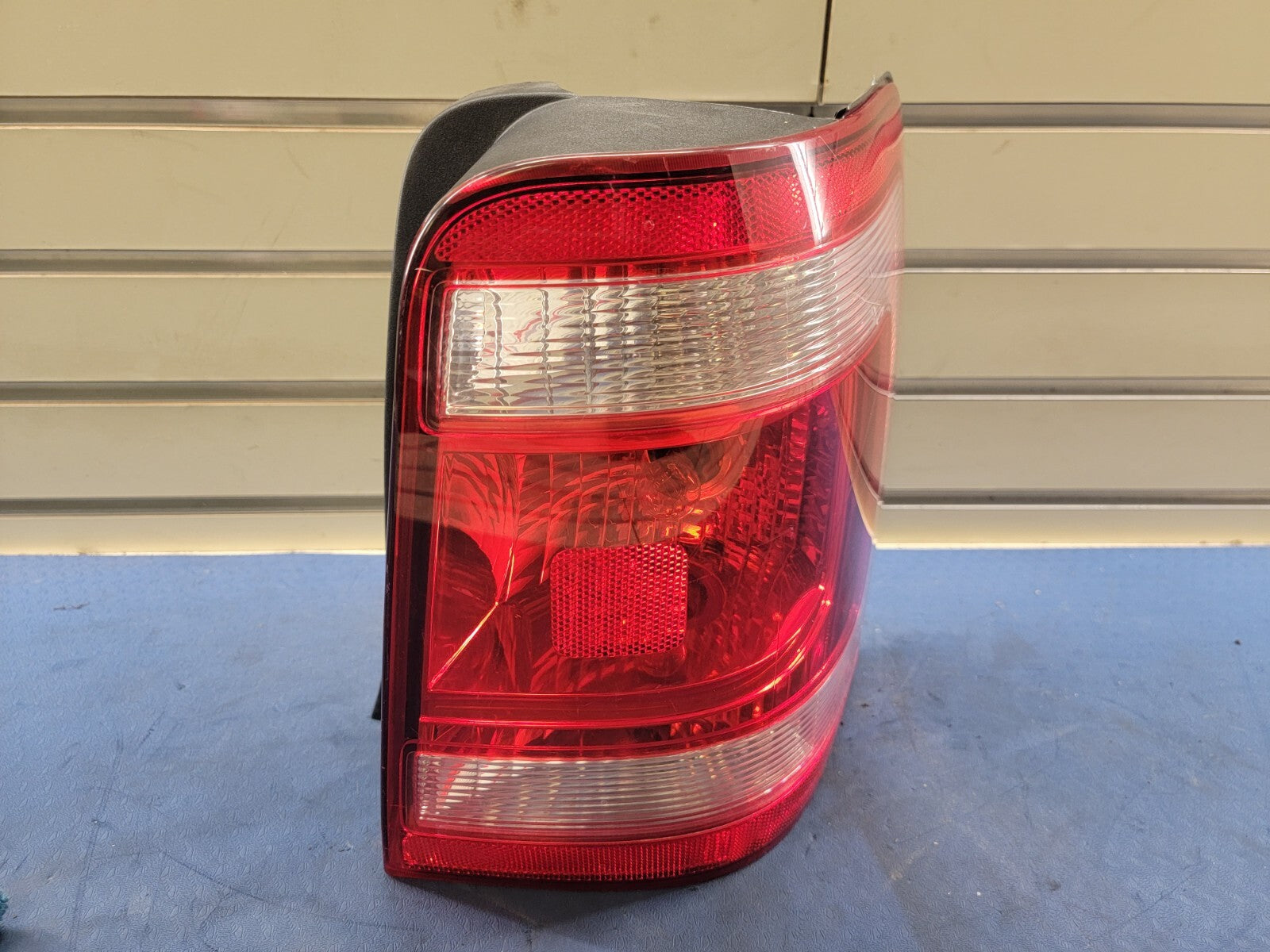 🔥08-12 Ford Escape right Hand passenger Side Rear Tail Light Lamp Genuine OEM