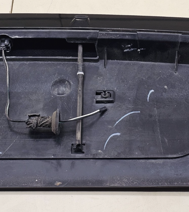 11-20 Dodge Grand Caravan Rear Upper Hatch Spoiler Wing Mount Break Light Black