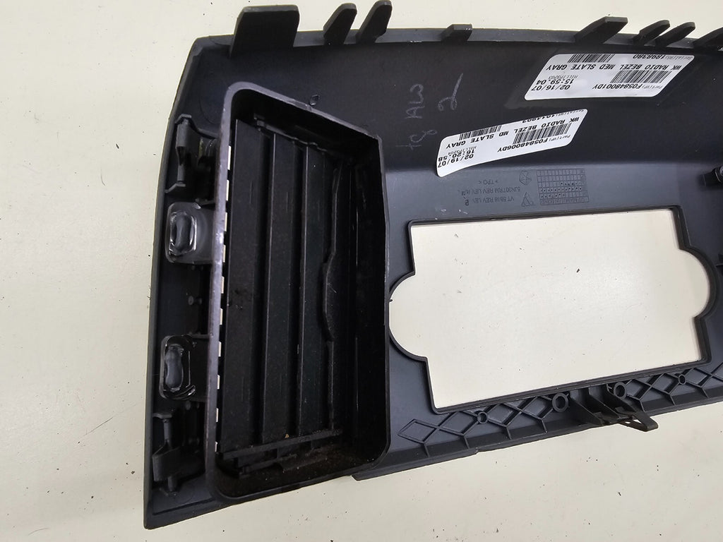 05-07 Jeep Grand Cherokee Center Radio Dash Bezel Trim Panel Surround Balck B30