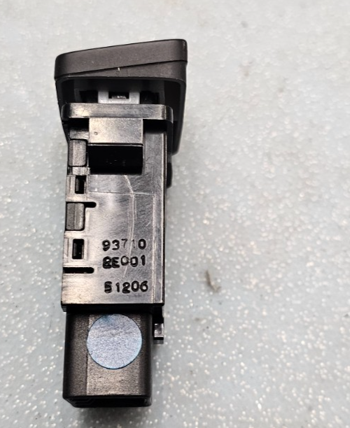 🔥05-06 Hyundai Tucson Rear Defrosted Defroster Heater Control Switch Button