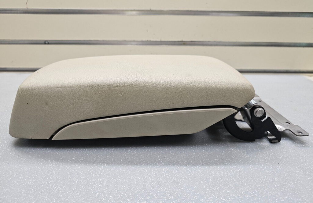 🔥10-14 LEGACY OUTBACK CENTER CONSOLE ARMREST LID COVER TOP PAD ASSEMBLY LT TAN